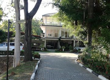 sri-lanka/ampara-district/landmark/hotel-lake-jay