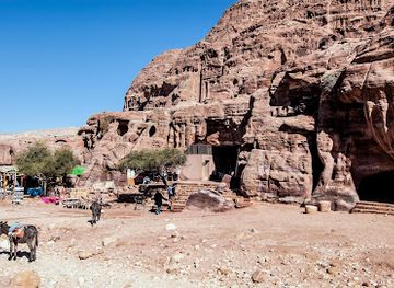jordan/eastern-highlands/landmark/silk-tomb
