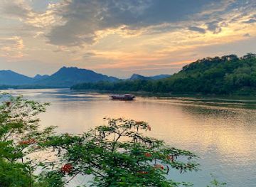 laos/phonsavan/landmark/ock-pop-tok-living-craft-centre