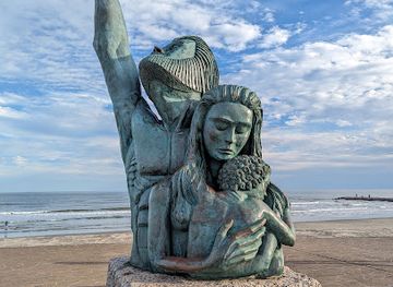 texas/galveston/landmark/great-storm-statue