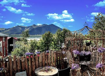 iceland/borgarnes/landmark/blomasetrio-kaffi-kyrro