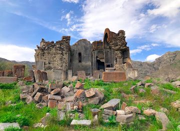 armenia/yeghegis-village/landmark/arates-monastery