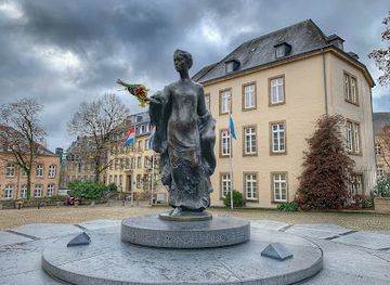luxembourg/our-valley/landmark/statue-of-the-grand-duchess-charlotte