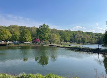 illinois/bolingbrook/landmark/hidden-lakes-trout-farm