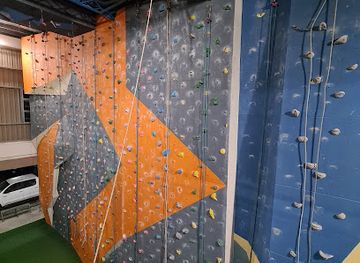 brunei/bandar-seri-begawan/landmark/up-climbing-centre