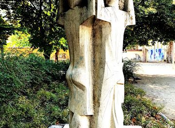 spain/lleida/landmark/monument-a-la-sardana-lleida
