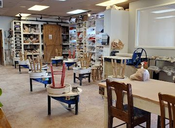 illinois/arlington-heights/landmark/thrown-elements-pottery