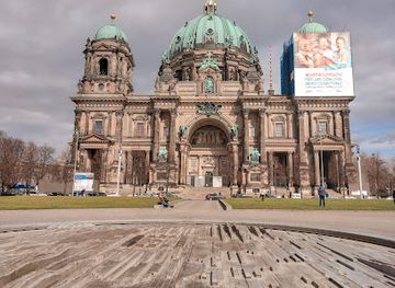 germany/berlin/landmark/german-historical-museum