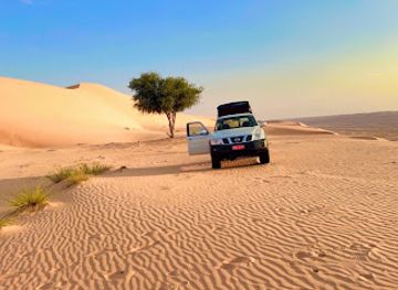 oman/wahiba-sands/landmark/omani-guide-in-the-wahiba-sands