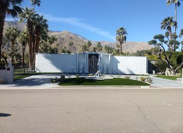california/palm-springs/old-las-palmas/landmark/liberace-house