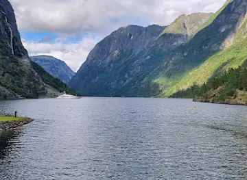 FjordSafari - Flam Guide Service AS