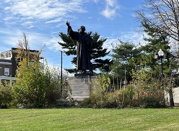 maryland/baltimore/landmark/martin-luther-monument