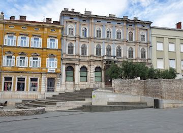 croatia/baranja/landmark/madonna-del-mare-statue