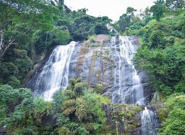 sri-lanka/knuckles-mountain-range/landmark/hunnasgiriya-water-fall