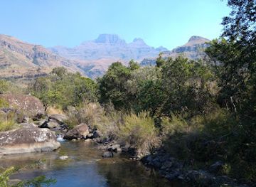 south-africa/drakensberg/landmark/monk-s-cowl