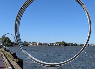 france/nantes/landmark/les-anneaux-de-buren