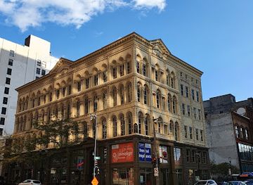 wisconsin/milwaukee/downtown/landmark/iron-block-building