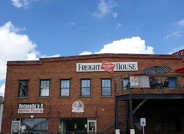 iowa/davenport/landmark/freight-house-farmers-market