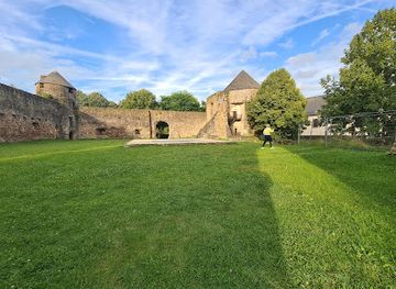 luxembourg/minette/landmark/pettingen-castle