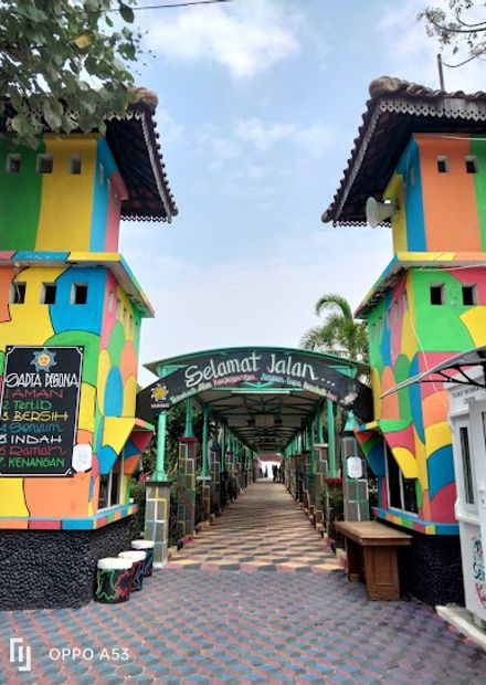 Untung Jawa Tour