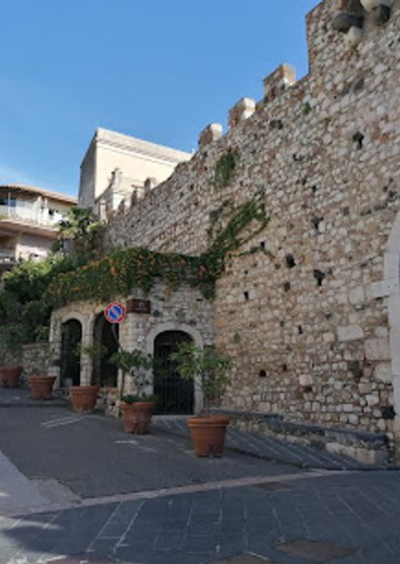 Porta Catania