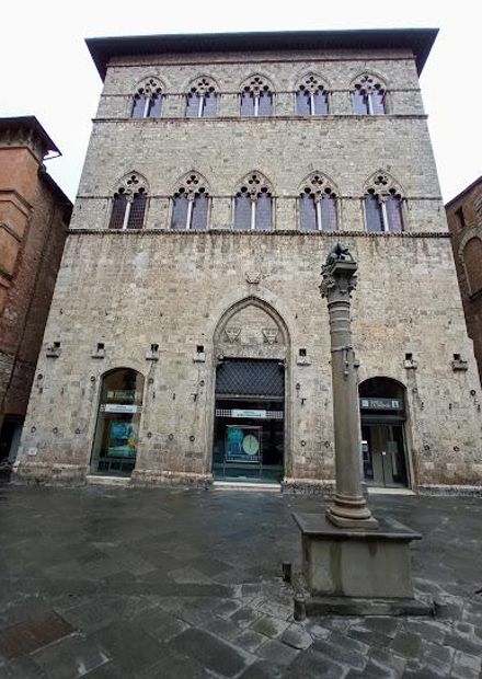 Piazza Tolomei