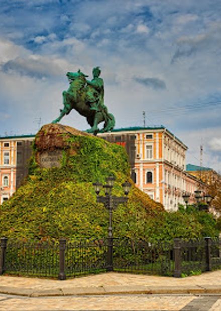 Bohdan Khmelnytsky Monument