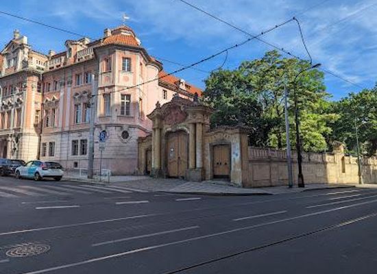 czechia/prague/landmark/faust-house