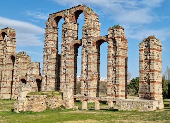 portugal/estremadura/landmark/acueducto-de-los-milagros