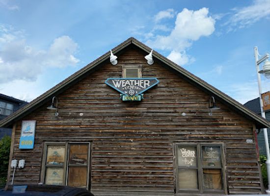 wisconsin/sheboygan/landmark/weather-center-cafe