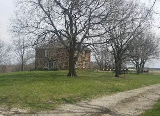 iowa/corn-belt/landmark/hitchcock-house