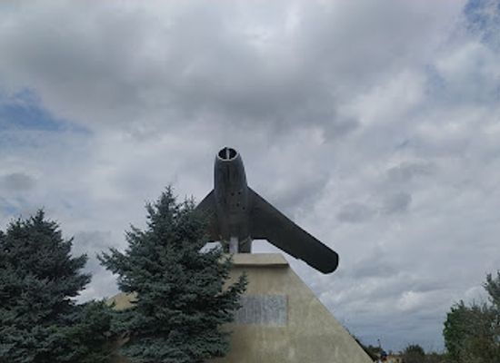 moldova/cahul-county/landmark/monument-avion