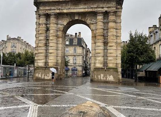 france/aquitaine/landmark/place-de-la-victoire