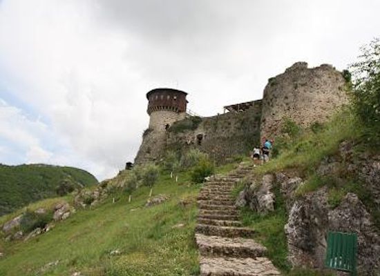 albania/tirana-plain/landmark/petrele