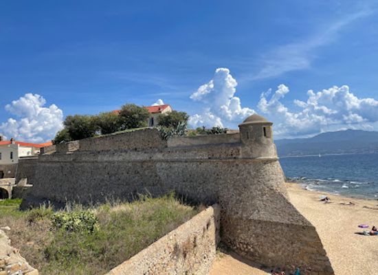 france/corsica/landmark/citadelle-d-ajaccio