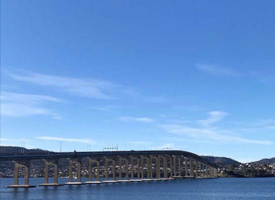 australia/hobart/landmark/the-floating-bridge-landmark