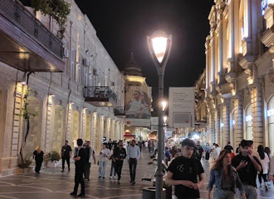 azerbaijan/baku/nizami-street/landmark/nizami-kucsi