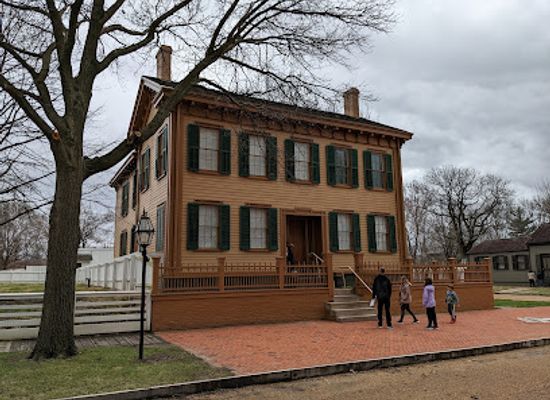 illinois/corn-belt/landmark/abraham-lincoln-presidential-library-and-museum
