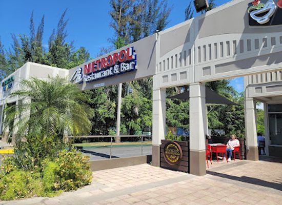 puerto-rico/dorado/landmark/plaza-dorada