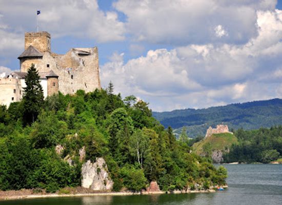 poland/pieniny-mountains/landmark/czorsztyn-castle