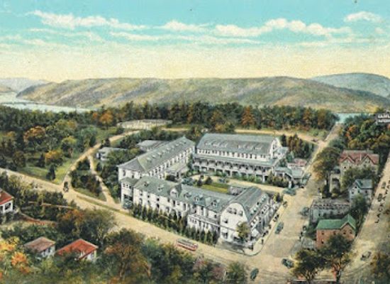 pennsylvania/pocono-mountains/landmark/tour-the-castle