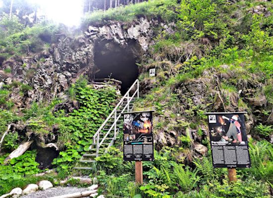 slovakia/dolina/landmark/medvedia-stolna