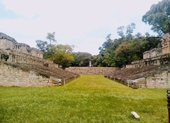 honduras/santa-rosa-de-copan/landmark/las-sepulturas
