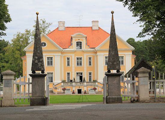 estonia/laane-viru-county/landmark/palmse-manor-air-museum
