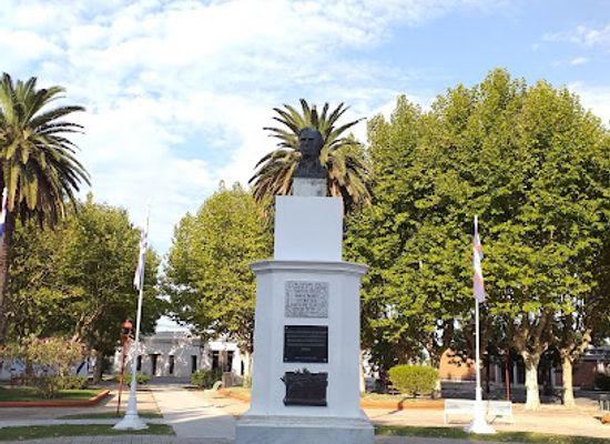 uruguay/soriano/landmark/plaza-artigas