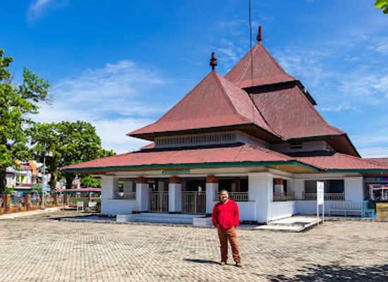 indonesia/bengkulu/landmark/de-djamik-moskee-ontworpen-door-boeng-karno