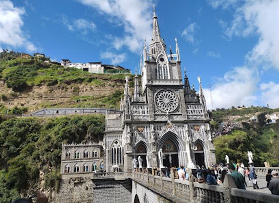colombia/orinoquia/landmark/sanctuary-of-our-lady-of-the-holy-rosary-of-las-lajas