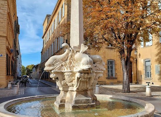 france/aix-en-provence/mazarin-district/landmark/place-des-quatre-dauphins