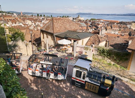 switzerland/neuchatel/landmark/train-touristique-neuchatel
