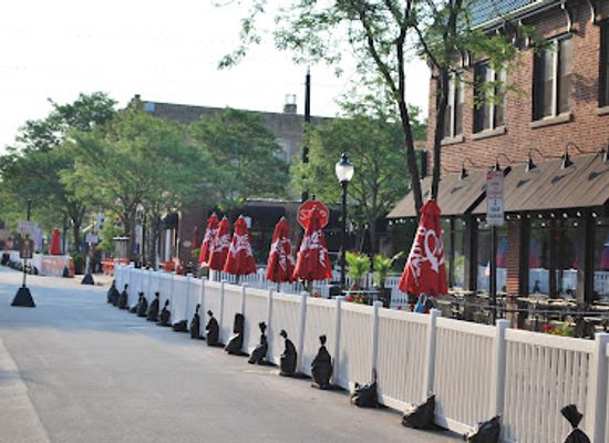 illinois/arlington-heights/landmark/arlington-alfresco
